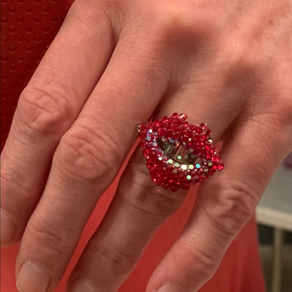 Lips shaped adjustable ring - Picture 2 of 3